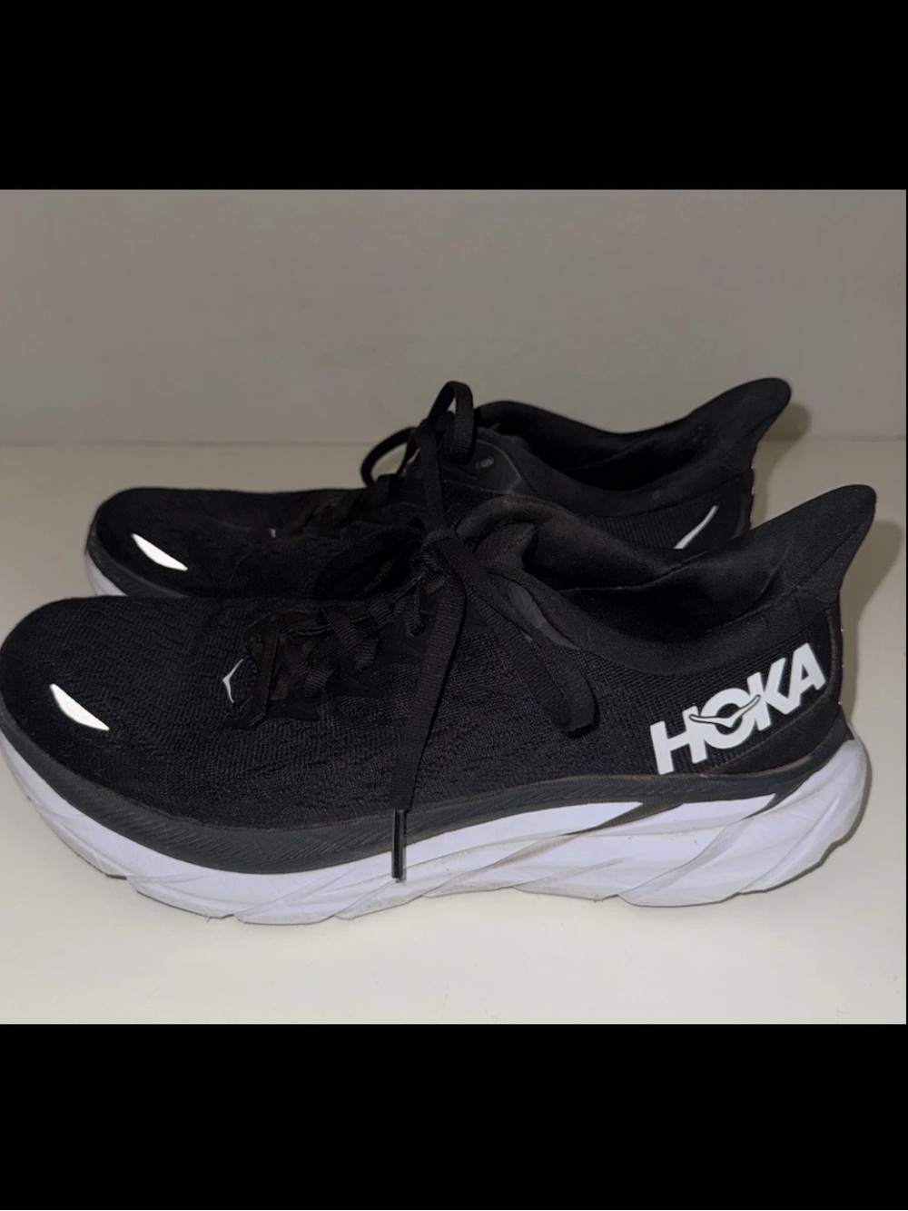 Hoka Women’s Clifton 8 Running Shoes Sneakers Black White Size 7.5
